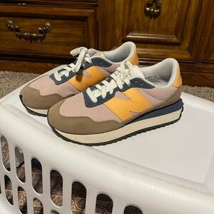 Women’s New Balance 237